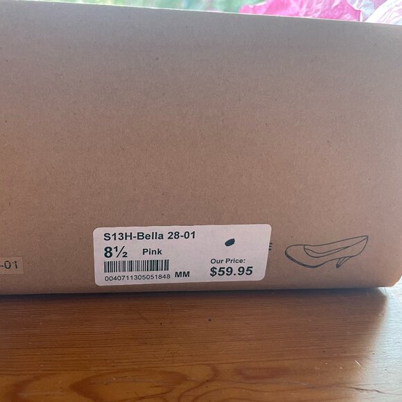 Barbie Pink Floral Pumps size 8-8.5 NEVER WORN w/ box - Picture 7 of 7